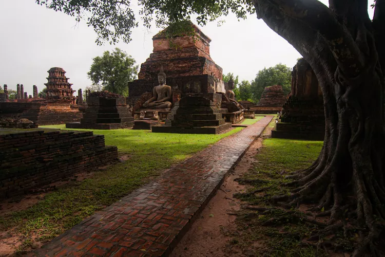 Sukhothai: Warisan Sejarah dan Keindahan Budaya Thailand